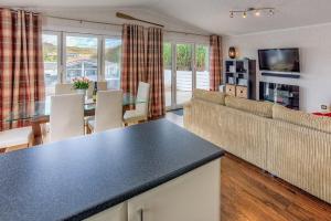 Kuchyň nebo kuchyňský kout v ubytování The Warren D7