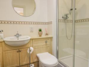 Ένα μπάνιο στο 40 Bowmont Court +31 φωτογραφίες