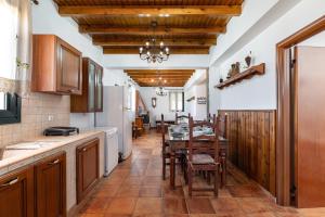 Η κουζίνα ή μικρή κουζίνα στο Pure Nature Cottage