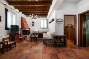 A seating area at Pure Nature Cottage