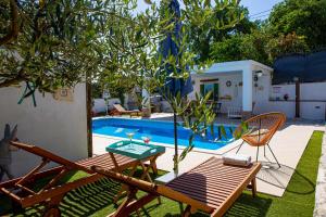Zdjęcie z galerii obiektu Villa Marela with Heated Swimming Pool w Trogirze