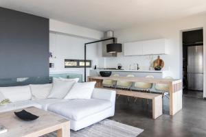 Η κουζίνα ή μικρή κουζίνα στο Seaview Villa Schinias