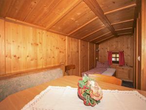 Posteľ alebo postele v izbe v ubytovaní Holiday Home Hexenhäusl by Interhome