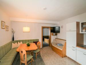 Kuchnia lub aneks kuchenny w obiekcie Apartment Kohler by Interhome