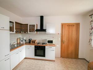 Kuchnia lub aneks kuchenny w obiekcie Apartment Kohler by Interhome
