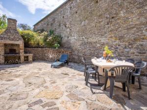 Αίθριο ή υπαίθριος χώρος στο Holiday Home Le Plongeon by Interhome