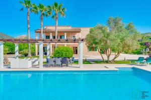 Bazén v ubytování Finca SIONA Alcudia by Mallorca Villa Selection nebo v jeho okolí