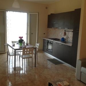 Kuchyňa alebo kuchynka v ubytovaní Agriturismo da Luì
