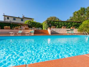 The swimming pool at or close to Apartment Bardeggiano - Caterina 2 - COL245 by Interhome