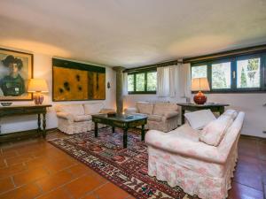 A seating area at Apartment Bardeggiano - Caterina 2 - COL245 by Interhome