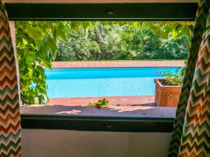 Kolam renang di atau dekat dengan Holiday Home Bardeggiano - Caterina 4 - COL247 by Interhome