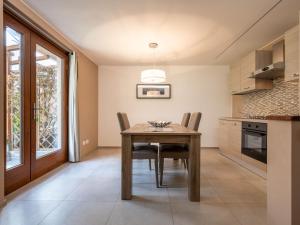 Kuchyň nebo kuchyňský kout v ubytování Apartment La Maison d'Amelie by Interhome + 12 fotografií