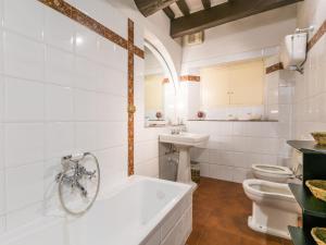 A bathroom at Apartment Bardeggiano - Caterina 2 - COL245 by Interhome