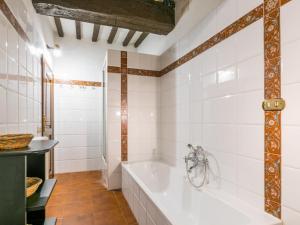 A bathroom at Apartment Bardeggiano - Caterina 2 - COL245 by Interhome