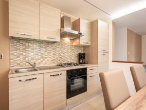 Kuchyň nebo kuchyňský kout v ubytování Apartment La Maison d'Amelie by Interhome
