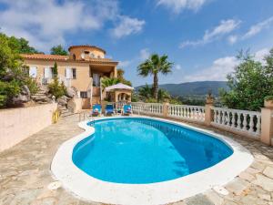 Bazén v ubytování Holiday Home Bella Vista by Interhome nebo v jeho okolí