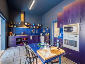 Kuchnia lub aneks kuchenny w obiekcie Holiday Home La Veleta by Interhome