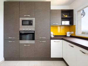 Kuchyň nebo kuchyňský kout v ubytování Villa Villa Bramble by Interhome