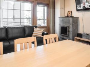 Posezení v ubytování Holiday Home Rukatonttu d 13 by Interhome