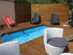 Bazén v ubytovaní Holiday Home Relais Cacace by Interhome alebo v jeho blízkosti