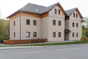 Budova, v ktorej sa apartmán nachádza