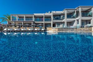 Πισίνα στο ή κοντά στο Dionysos Hotel & Suites