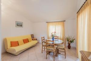 Posedenie v ubytovaní Apartmani Prkačin