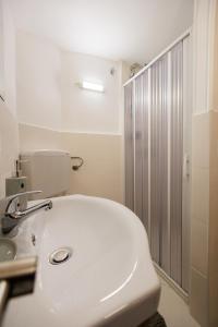 A bathroom at Scudaniglio Home