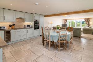 Gallery image of Rose Cottage, Downlands Farm in Petersfield