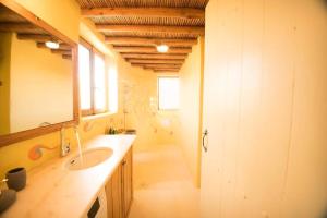 Kúpeľňa v ubytovaní Fanari Cottage + 12 fotografií