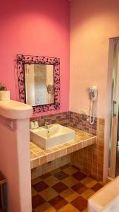 Ένα μπάνιο στο Wonderful Kenting Hostel