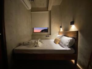 Letto o letti in una camera di Shorebreak Hostel San Juan La Union