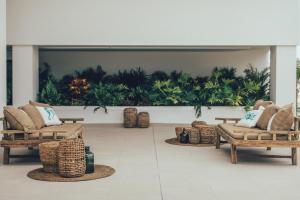 Część wypoczynkowa w obiekcie Cala Lanuza Suites