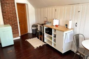 Gallery image of Grandma's Attic in Lakewood +23 photos