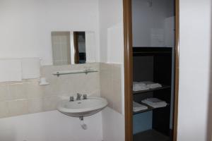 A bathroom at Hotel Conca d'Oro