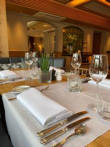 Restoran või mõni muu söögikoht majutusasutuses Hotel Restaurant Der Engel, Sasbachwalden