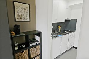 Dapur atau dapur kecil di Nouveau studio avec vue imprenable sur la vallée