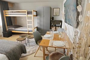 Posezení v ubytování Nouveau studio avec vue imprenable sur la vallée