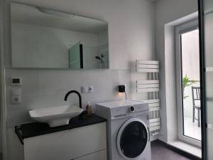 Fotografie z fotogalerie ubytování großes offenes Loft oder kleine gemütliche Wohnung mit Balkon v destinaci Wolmirstedt + 174 fotografií