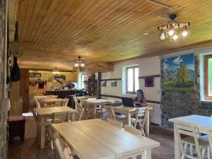 Restaurace v ubytování Shpella Guesthouse Theth