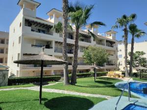 Afbeelding uit fotogalerij van Lovely apartment with pool view in Orihuela