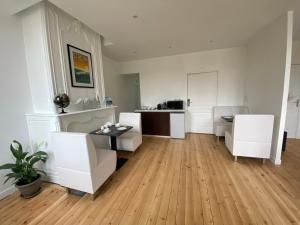 Kuchyňa alebo kuchynka v ubytovaní Relais Les Loges-Etretat
