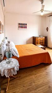 Кровать или кровати в номере Fuori Porta Apartment