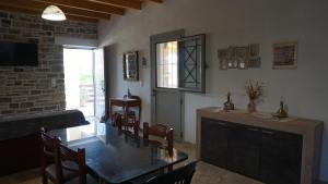 Un lugar para sentarse en Oasis house - for relaxing holidays near the beach