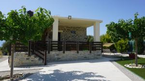 Galeriebild der Unterkunft Oasis house - for relaxing holidays near the beach in Kalamaki