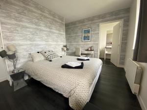 Posteľ alebo postele v izbe v ubytovaní Relais Les Loges-Etretat