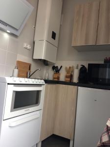 Kuchyň nebo kuchyňský kout v ubytování Dinard: studio à 100 m de la plage de L'Ecluse