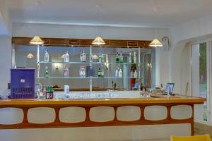 Lounge nebo bar v ubytování Serhan Hotel