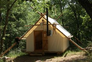 Galeriebild der Unterkunft Chez Buddy - cabane de trappeur in Peaugres