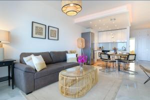 Posezení v ubytování Sol Eterno - luxury Aparmtent with direct oceanview and extra services